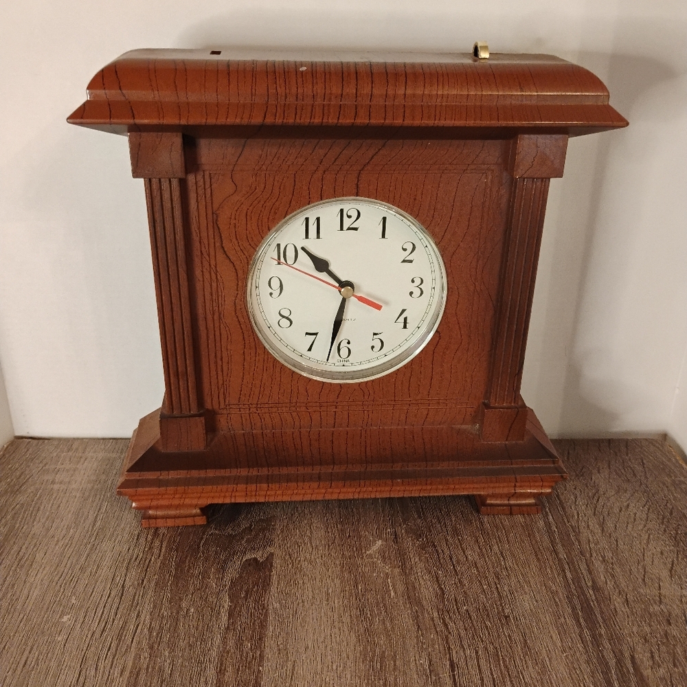 Quartz Vintage Tabletop Mantel Clock